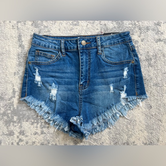 Dance Away Cut Off Short - Picture 3 of 5